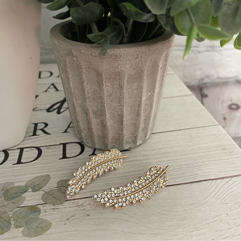 Rhinestone And Gold Leaf Style Drop Fashion Jewelry - Picture 4 of 7